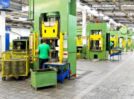 Atividade industrial cresce 3,5% até abril