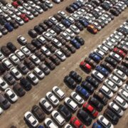 Emplacamentos de veículos cresceram 10% em julho