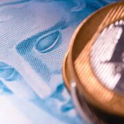 Mercado reduz expectativa para Selic em 2026